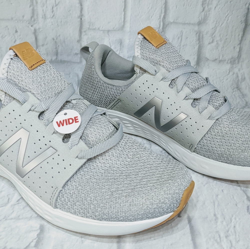 Women's New balance running shoes size 10 and a ha